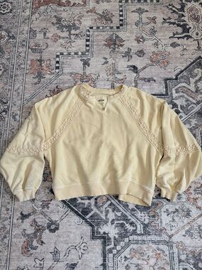 Aerie Cropped Pale Yellow Sweatshirt